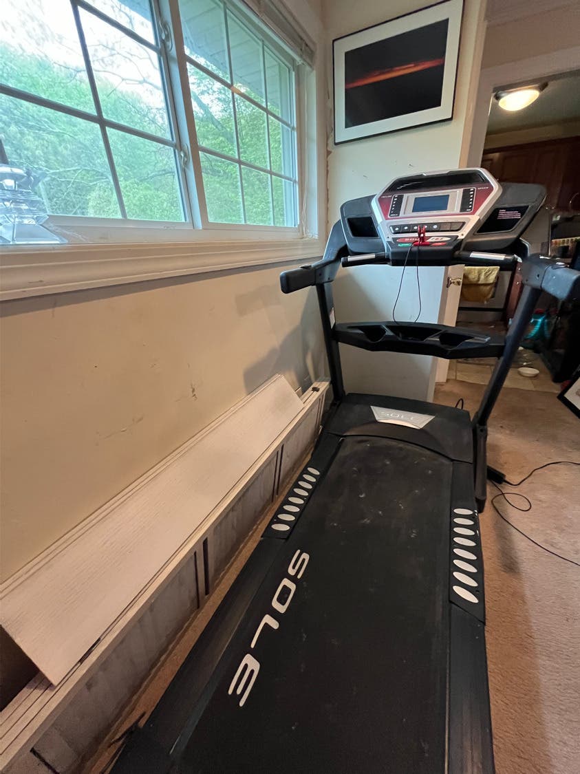 Sole F63 Treadmill - Excellent Condition - Minimally Used