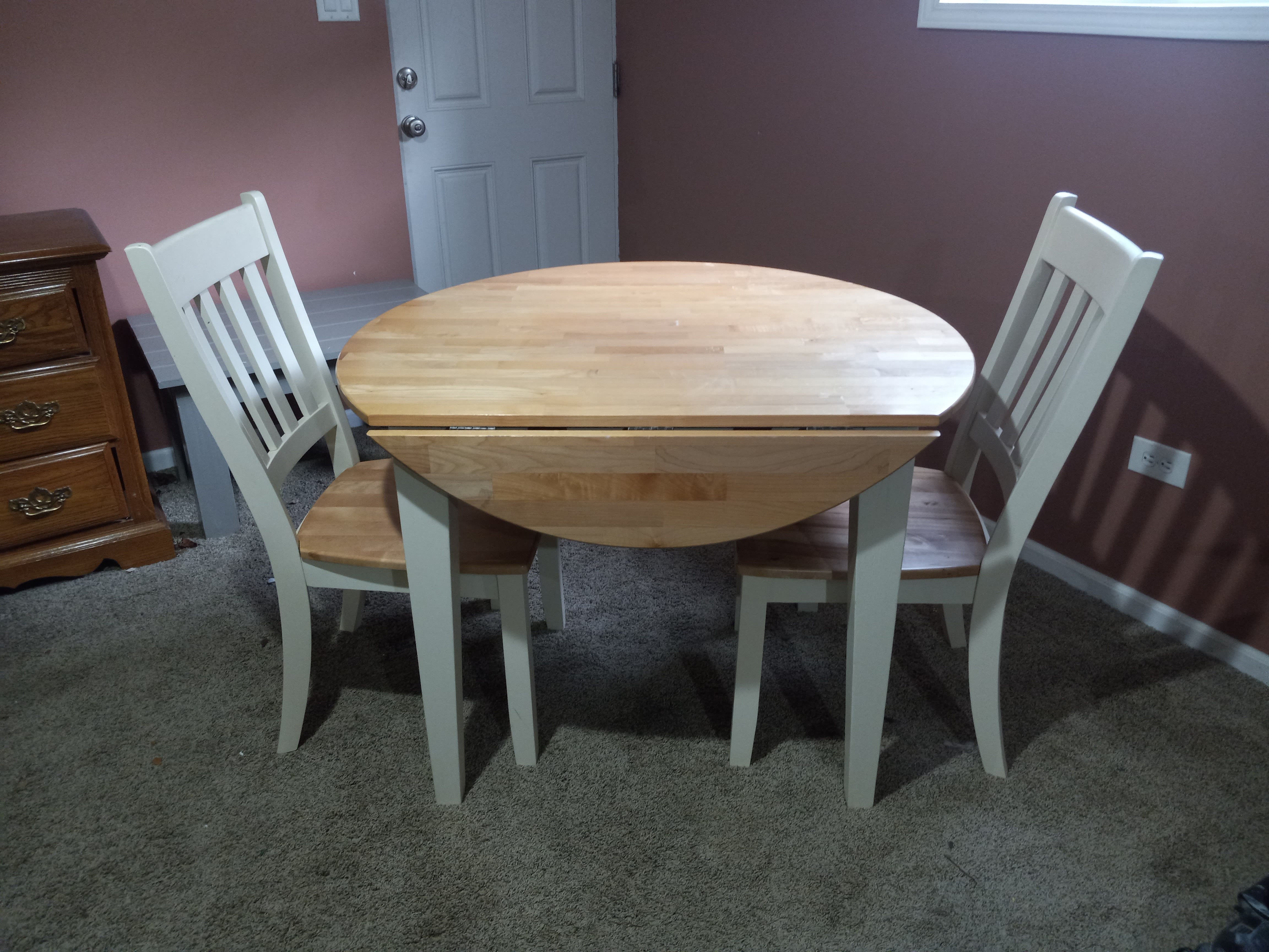 Dinette table for sale 42" dia