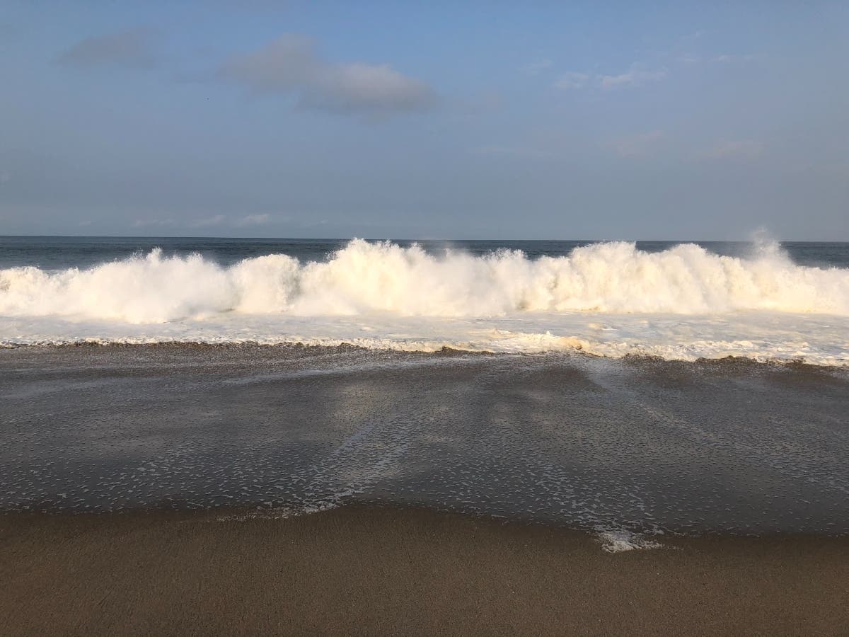 Health officials again warn swimmers and surfers before heading to the water that bacteria levels are exceeding state standards.