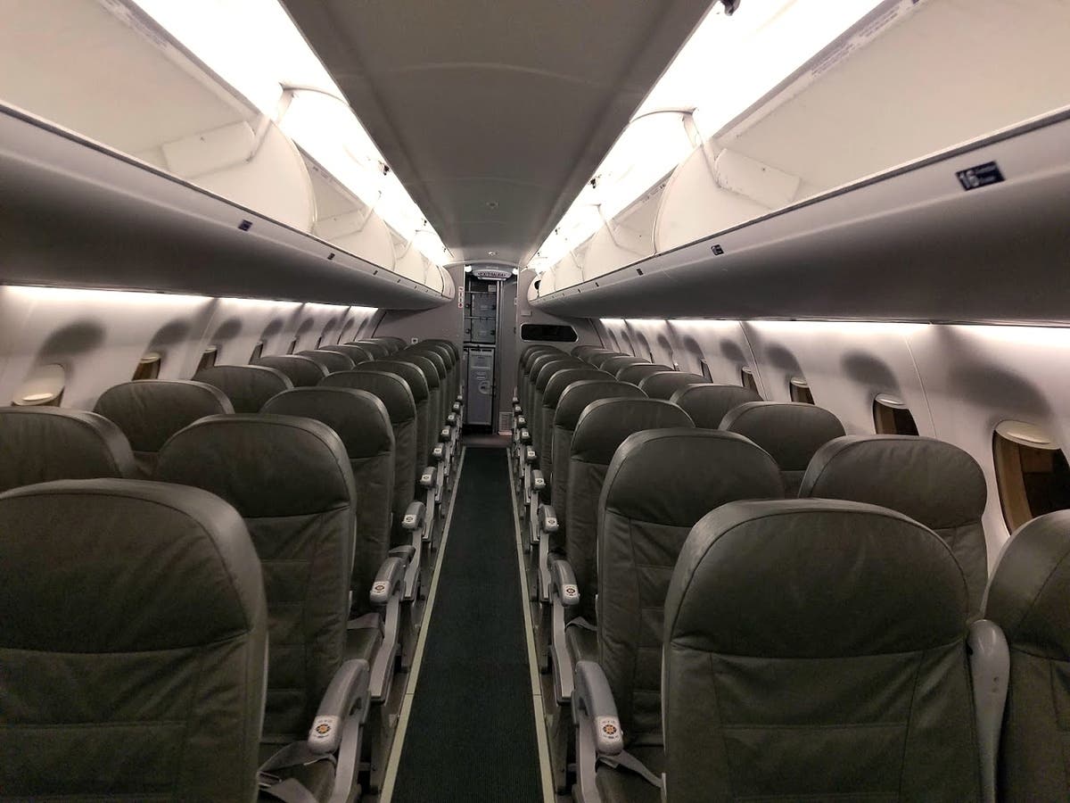 A mom left her boyfriend and baby in economy class during a recent international flight.