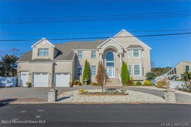 WOW HOUSE! Waterfront Bayville Colonial Boasts Seven Bedrooms, Seven Baths