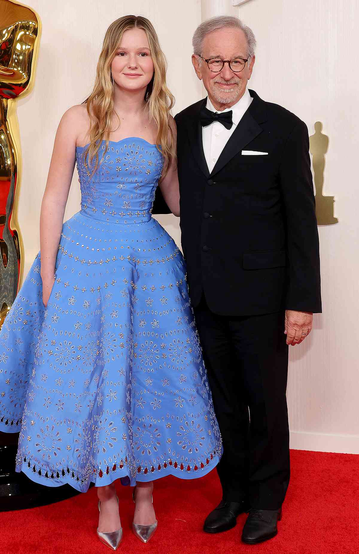  Steven Spielberg (R) and guest attend the 96th Annual Academy Awards on March 10, 2024 in Hollywood, California. 