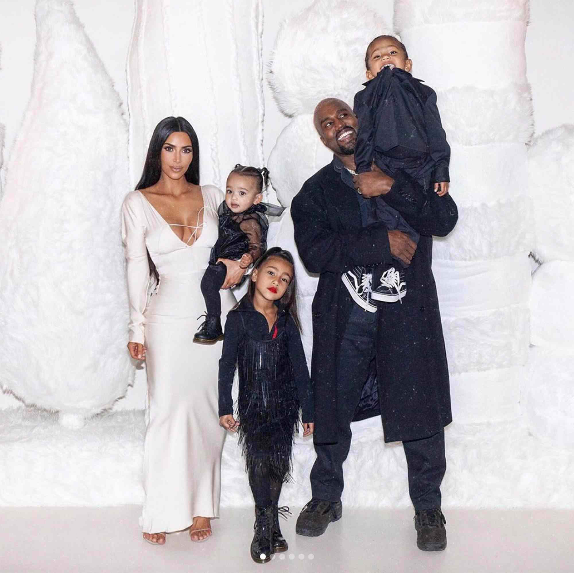 kim-kanye-christmas-6