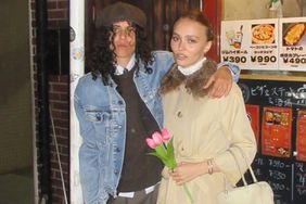 Lily Rose-Depp and Dani Moon, 070 Shake