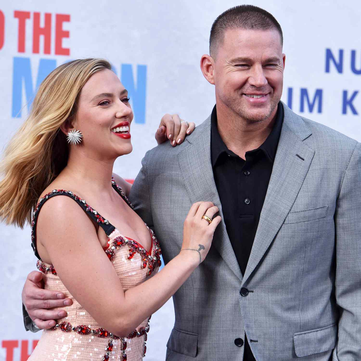 Scarlett Johansson and US actor Channing Tatum attend the "To The Moon" premiere at Zoo Palast on July 10, 2024 in Berlin, Germany.