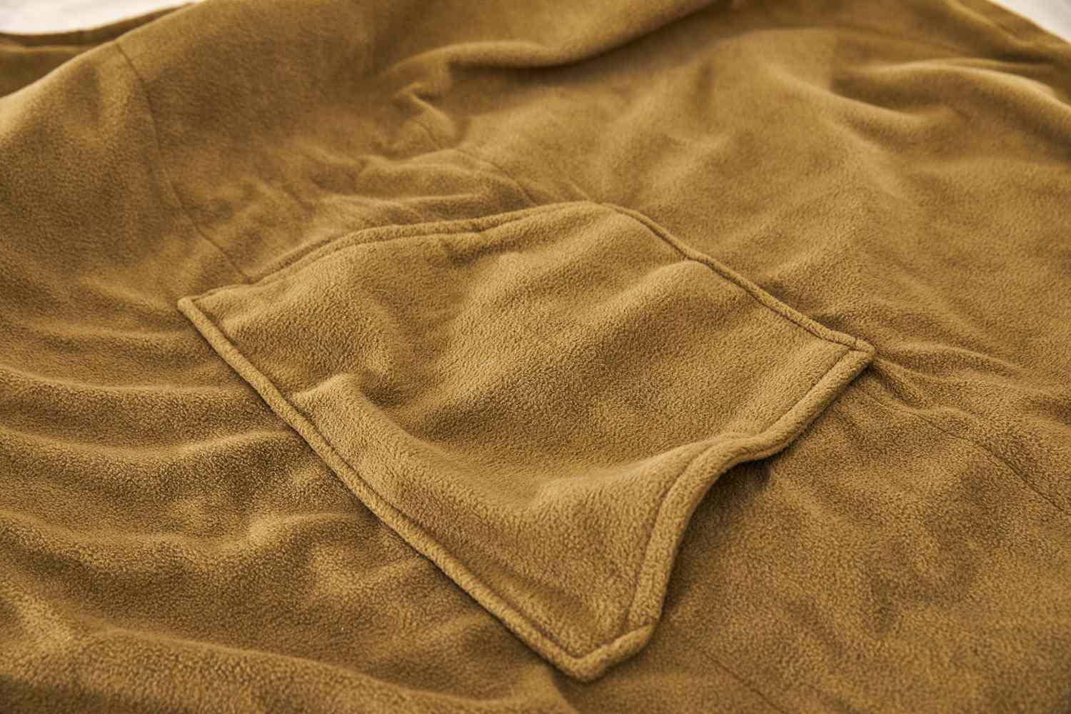 pocket on the Eddie Bauer Portable Heated Electric Throw Blanket