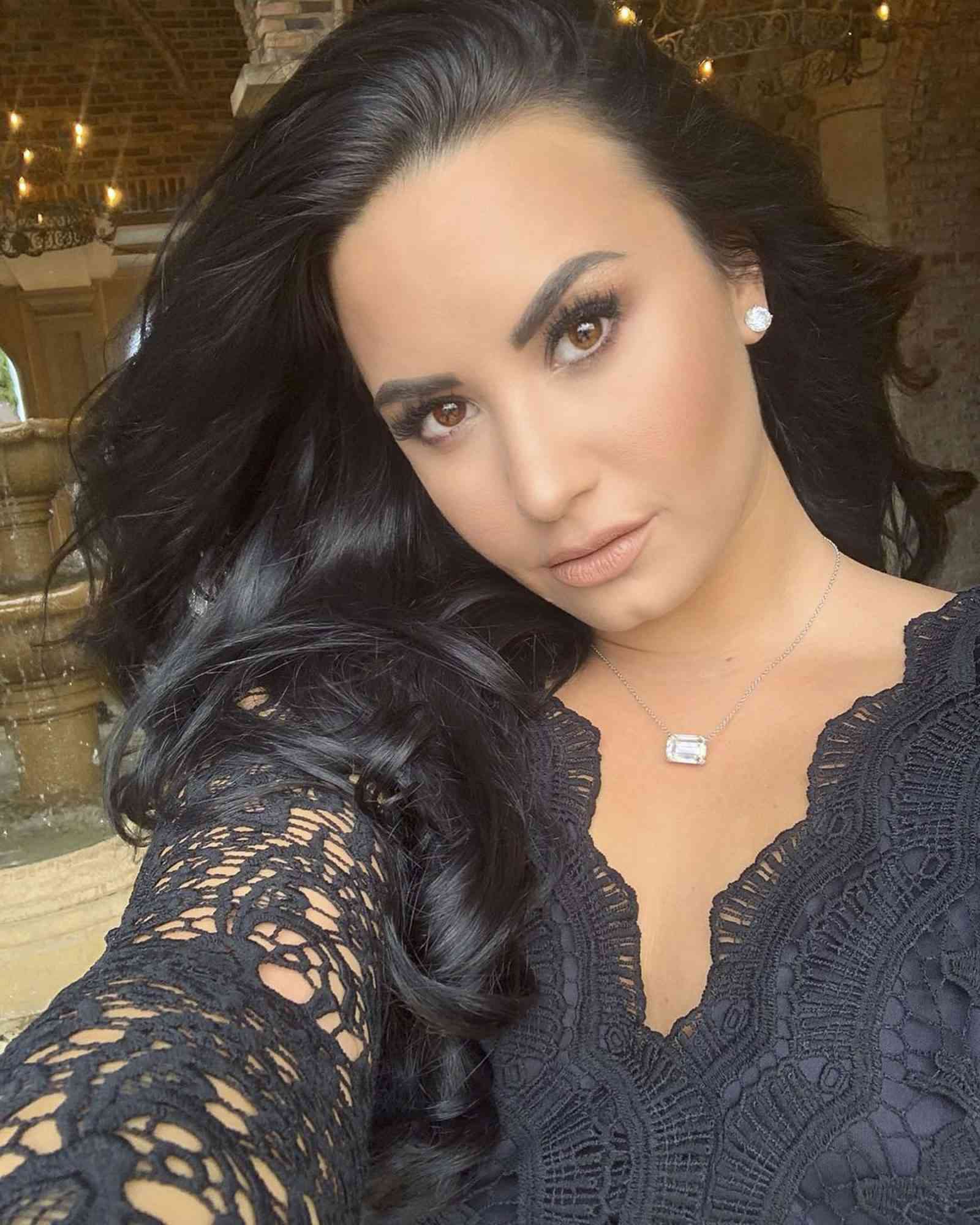 ddlovato_47693690_270950336907906_6529456626306279206_n