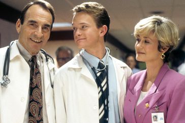 DOOGIE HOWSER, M.D. - "It's a Tough Job...But Why Does My Dad Have to Do It?" - Airdate: January 13, 1993.