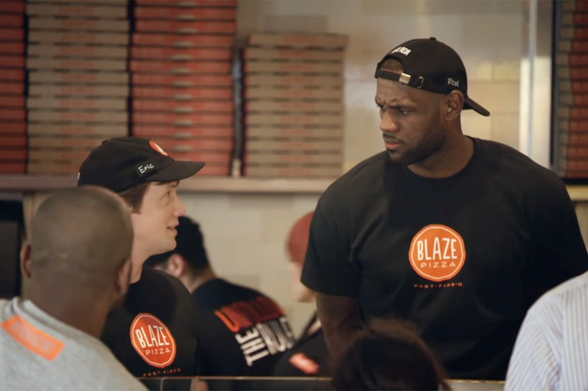 Lebron James pranks pizza costumers