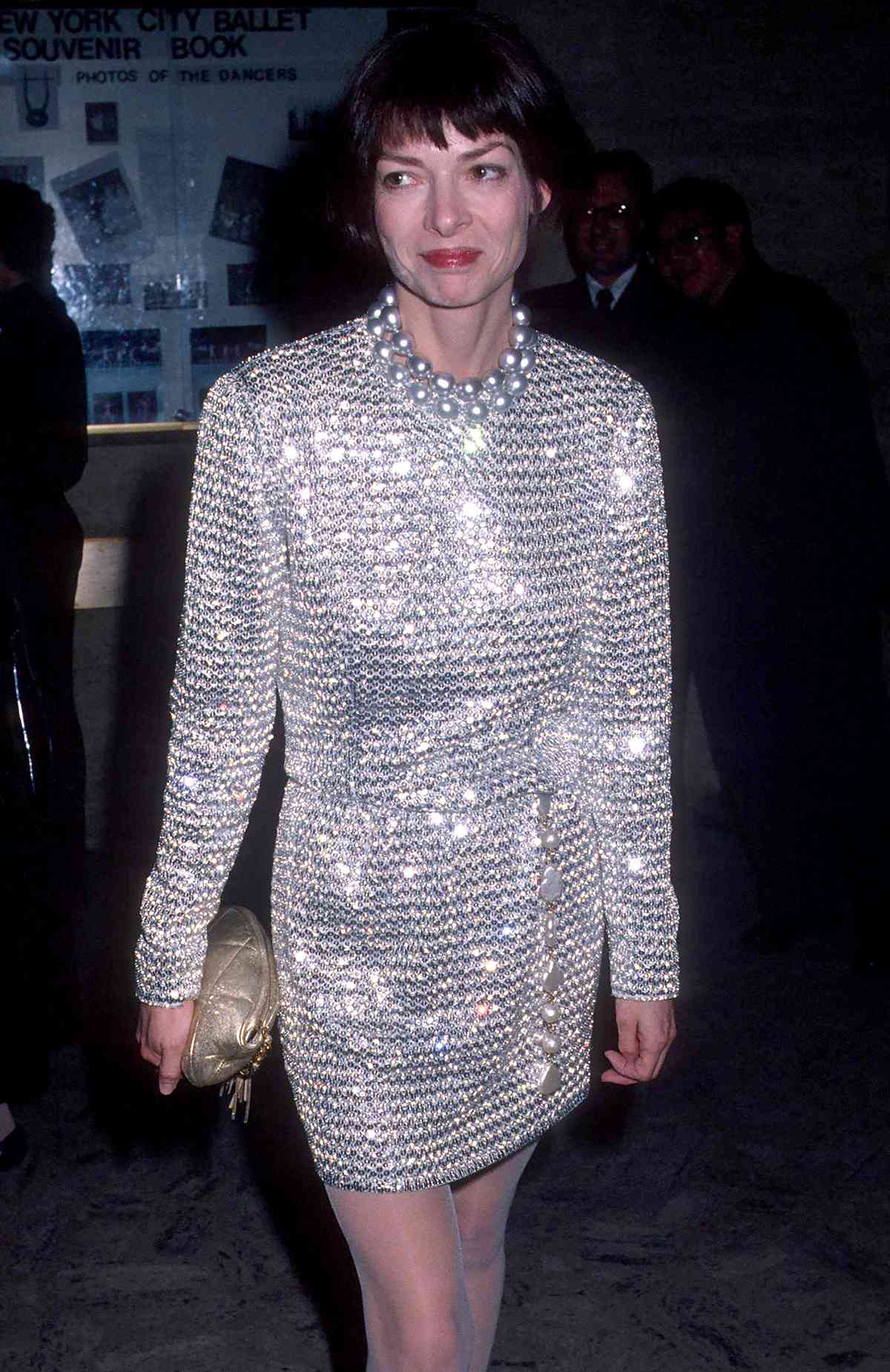 British-American editor and journalist Anna Wintour attends a New York Ballet gala at the New York State Theater at Lincoln Center, New York, New York, May 1, 1990.