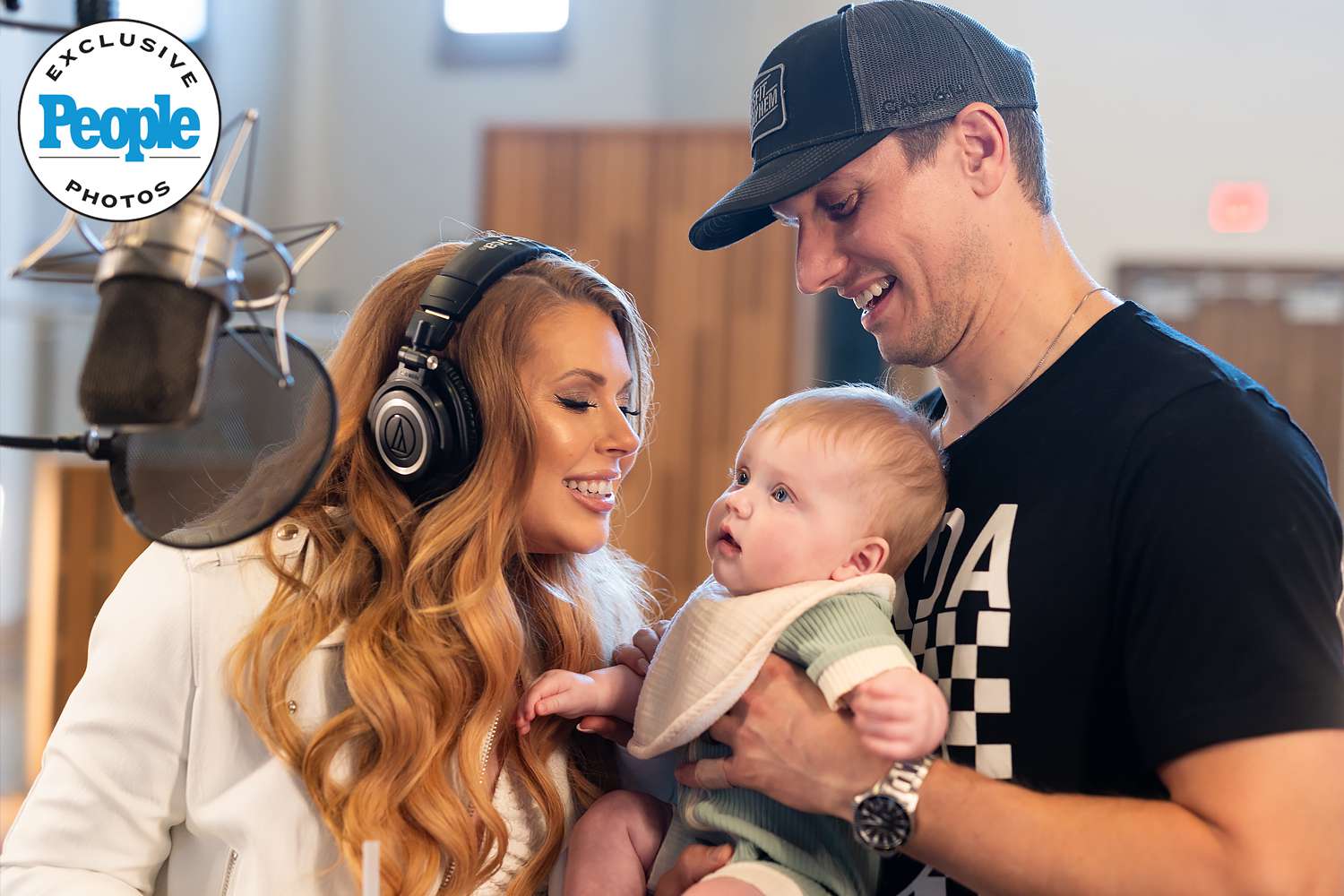 Country Artist Taylor Sanders' family 