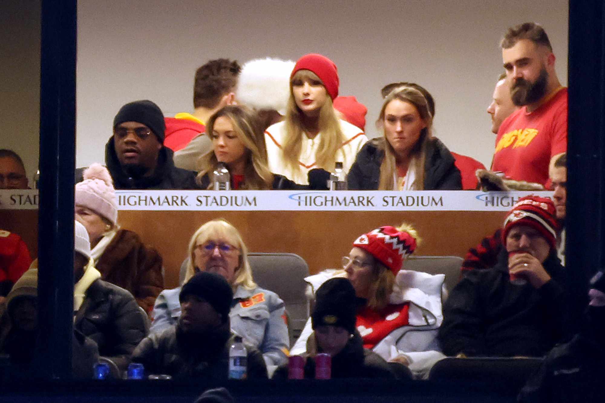 Taylor Swift and Jason Kelce