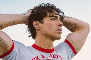 Joe Jonas Releases Debut Solo Single