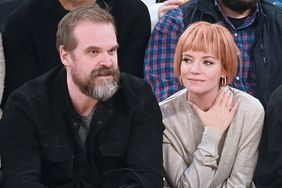 Lily Allen David Harbour bastketball madison square gardens 11 01 23