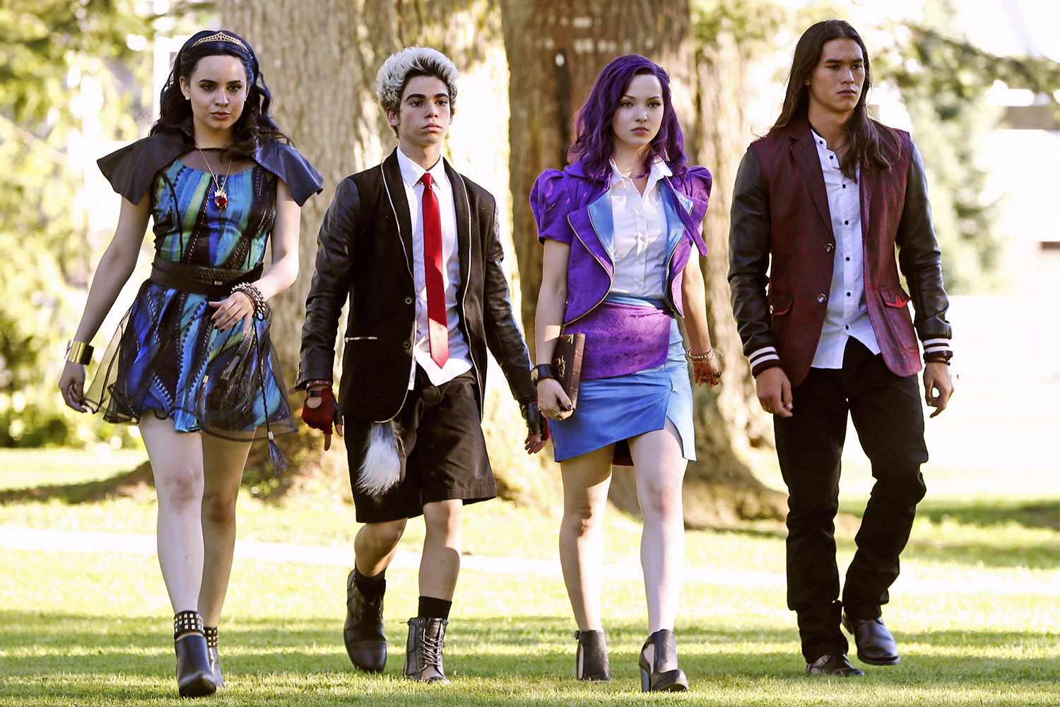 DESCENDANTS (2015) SOFIA CARSON, CAMERON BOYCE, DOVE CAMERON, BOOBOO STEWART