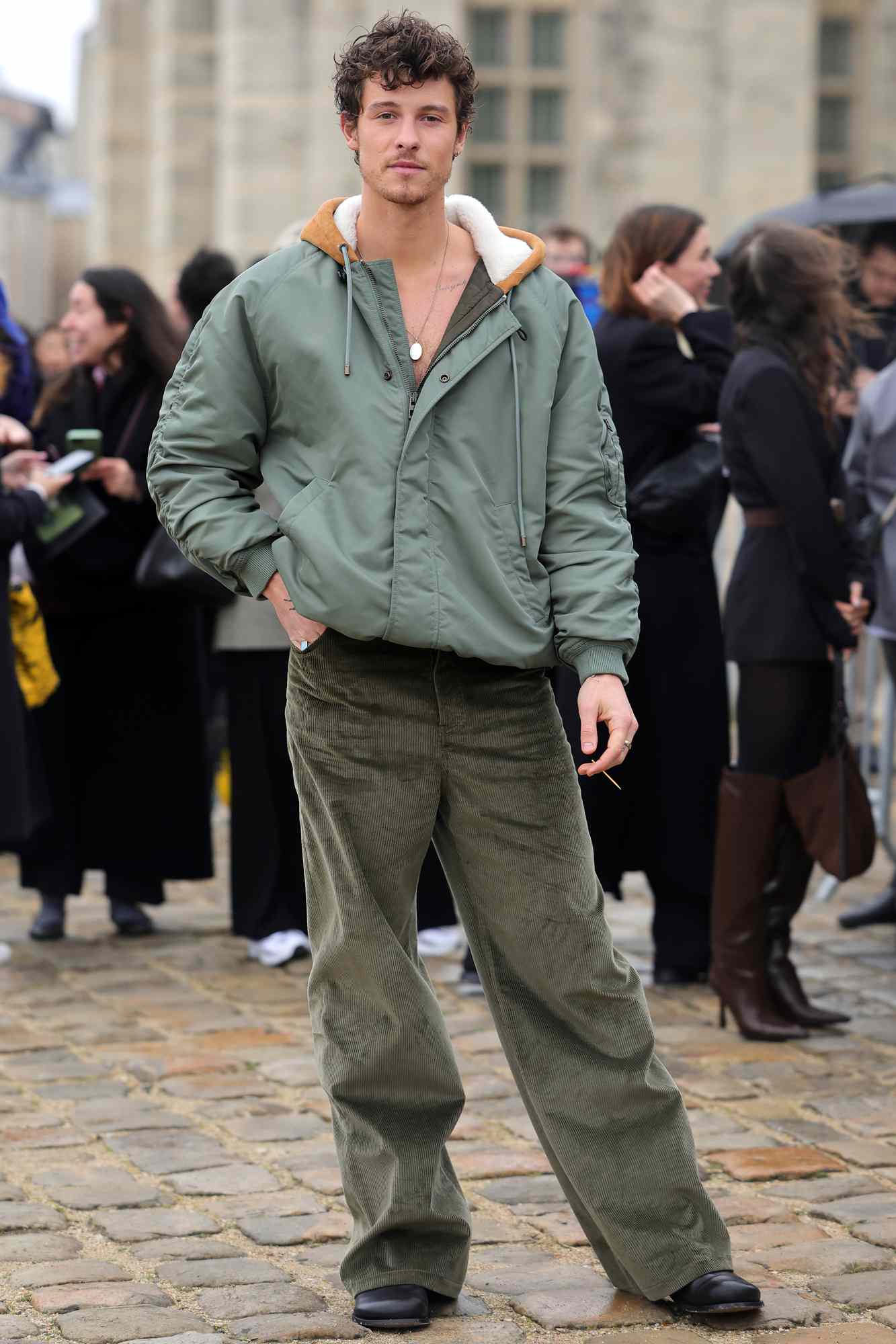 Shawn Mendes attends the Loewe Womenswear Fall/Winter 2024-2025 show as part of Paris Fashion Week on March 01, 2024 in Paris, France. 