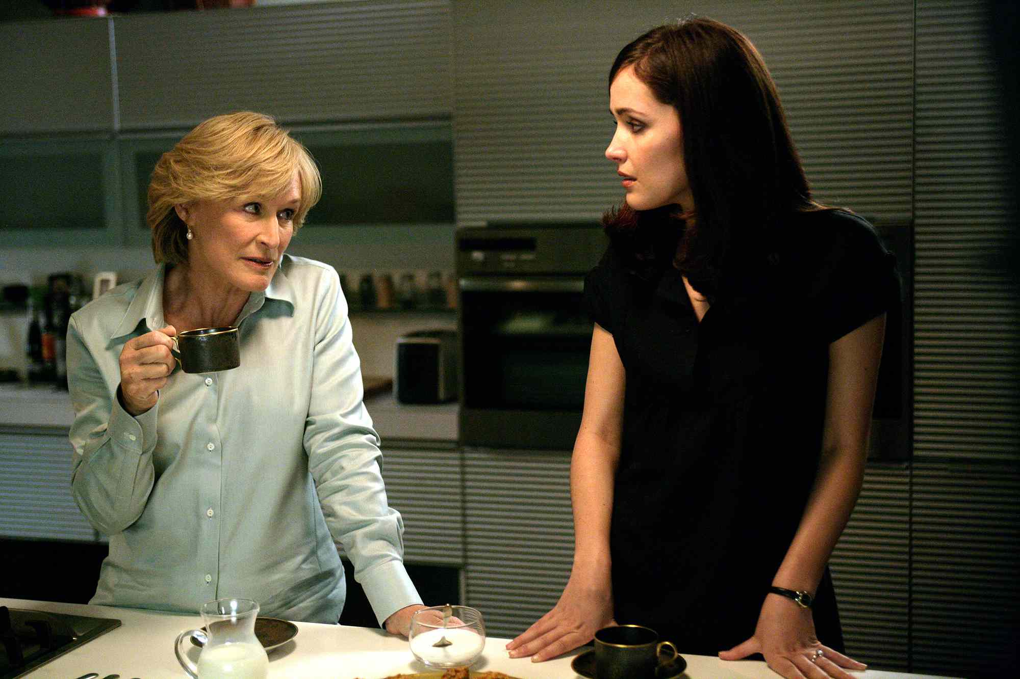 DAMAGES: Glenn Close and Rose Byrne 