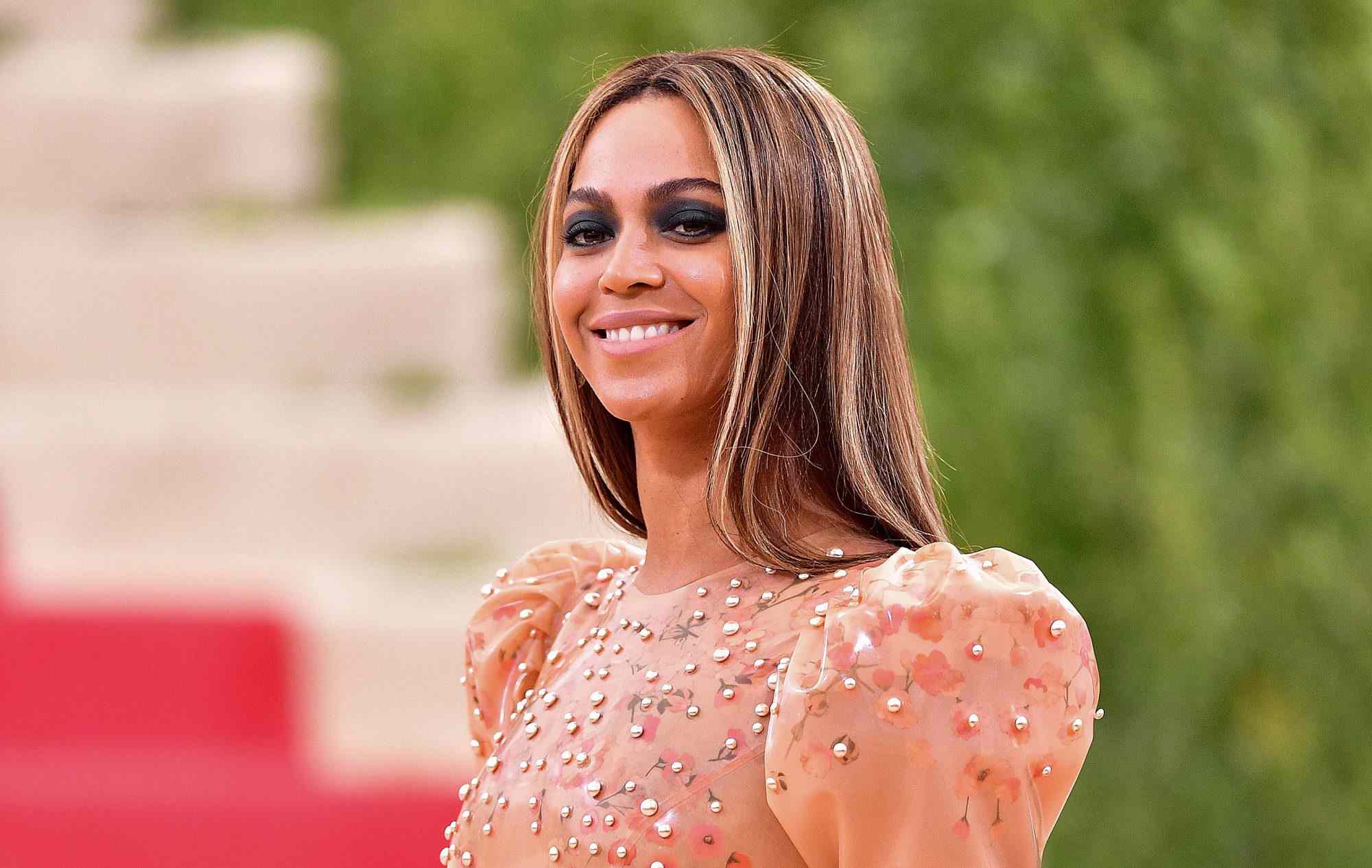 "Manus x Machina: Fashion In An Age Of Technology" Costume Institute Gala - Outside Arrivals