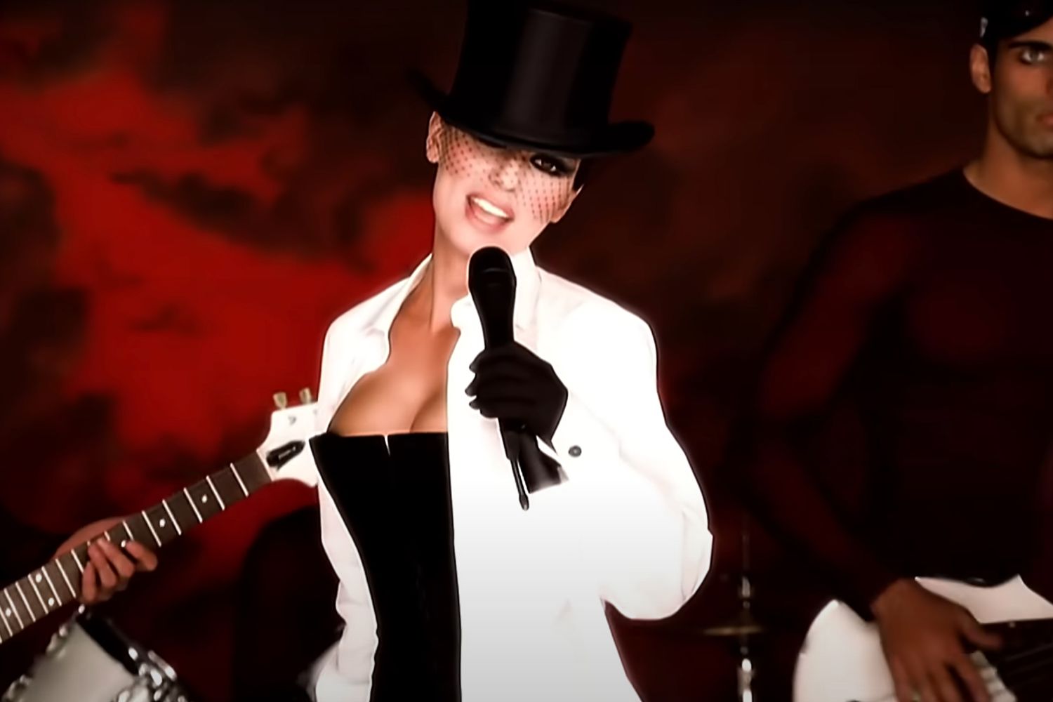 Shania Twain - Man! I Feel Like A Woman! (Official Music Video)