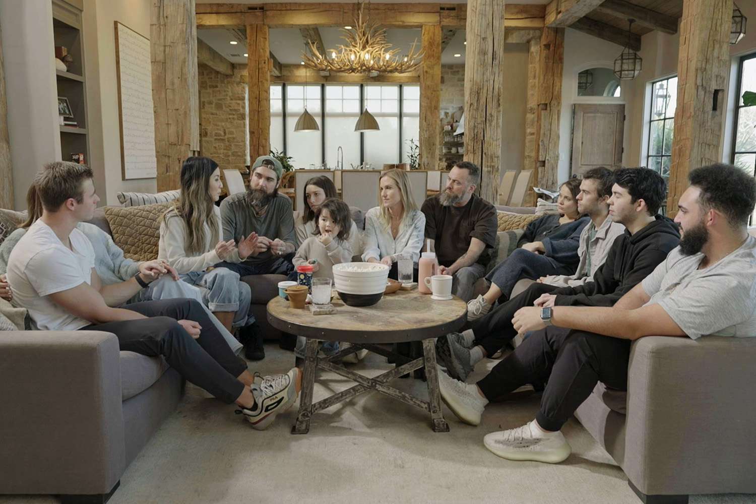 Duck Dynasty&rsquo;s Willie and Korie Robertson Talk Big Issues in &lsquo;At Home with the Robertsons&rsquo; Series