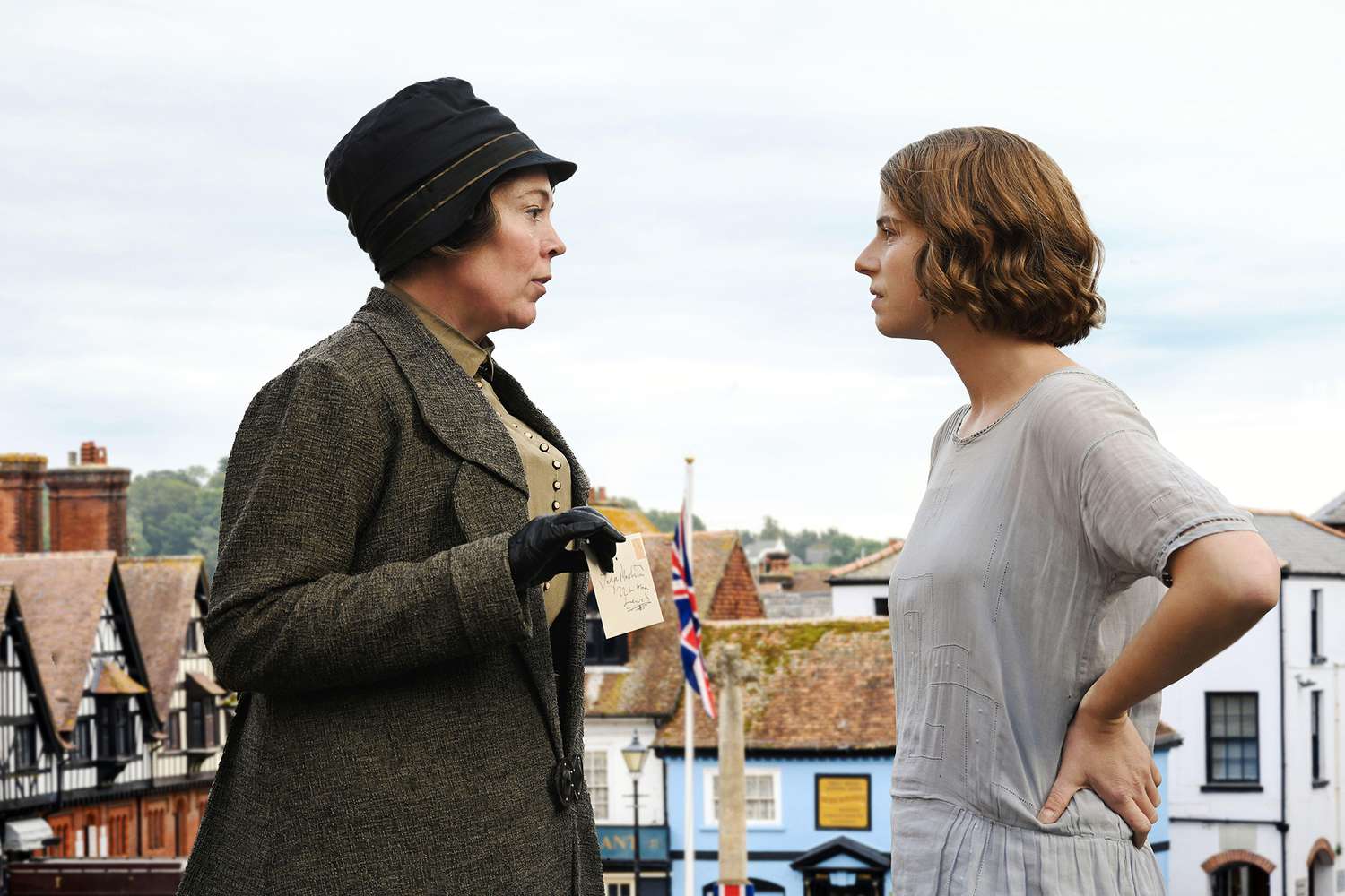  Olivia Colman and Jessie Buckley in 'Wicked Little Letters'.