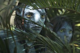 Lo’ak and Kiri in 20th Century Studios' AVATAR: THE WAY OF WATER