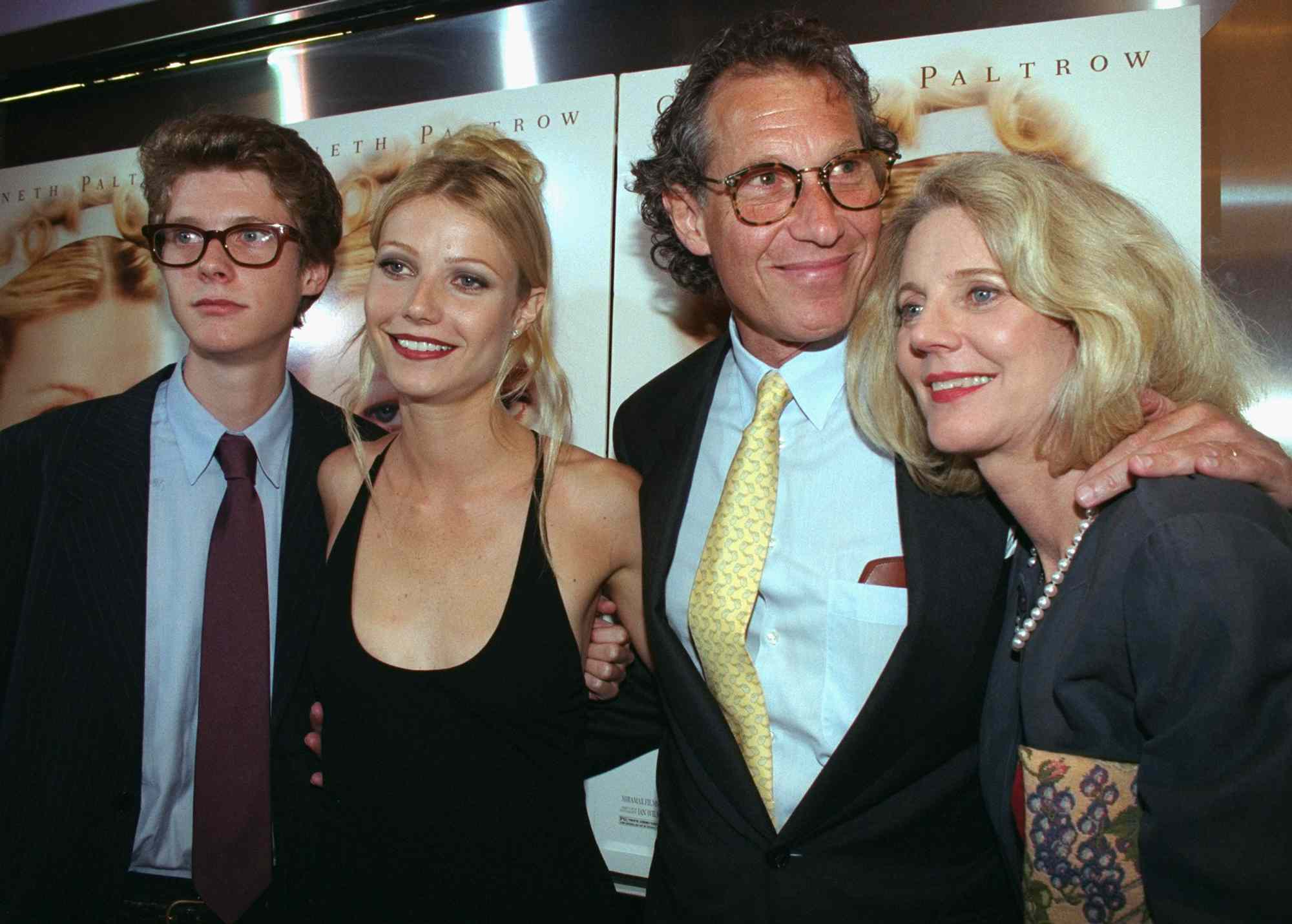 Jake Paltrow, Gwyneth Paltrow, Bruce Paltrow, and Blythe Danner at the Paris Theater for the premiere of "Emma".