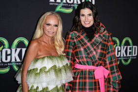 Kristin Chenoweth and Idina Menzel 