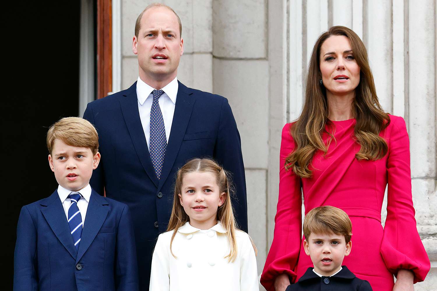 Camilla, Duchess of Cornwall, Prince Charles, Prince of Wales, Queen Elizabeth II, Prince George of Cambridge, Prince William, Duke of Cambridge, Princess Charlotte of Cambridge, Prince Louis of Cambridge and Catherine, Duchess of Cambridge stand on the balcony of Buckingham Palace following the Platinum Pageant on June 5, 2022 in London, England. The Platinum Jubilee of Elizabeth II is being celebrated from June 2 to June 5, 2022, in the UK and Commonwealth to mark the 70th anniversary of the accession of Queen Elizabeth II on 6 February 1952. 