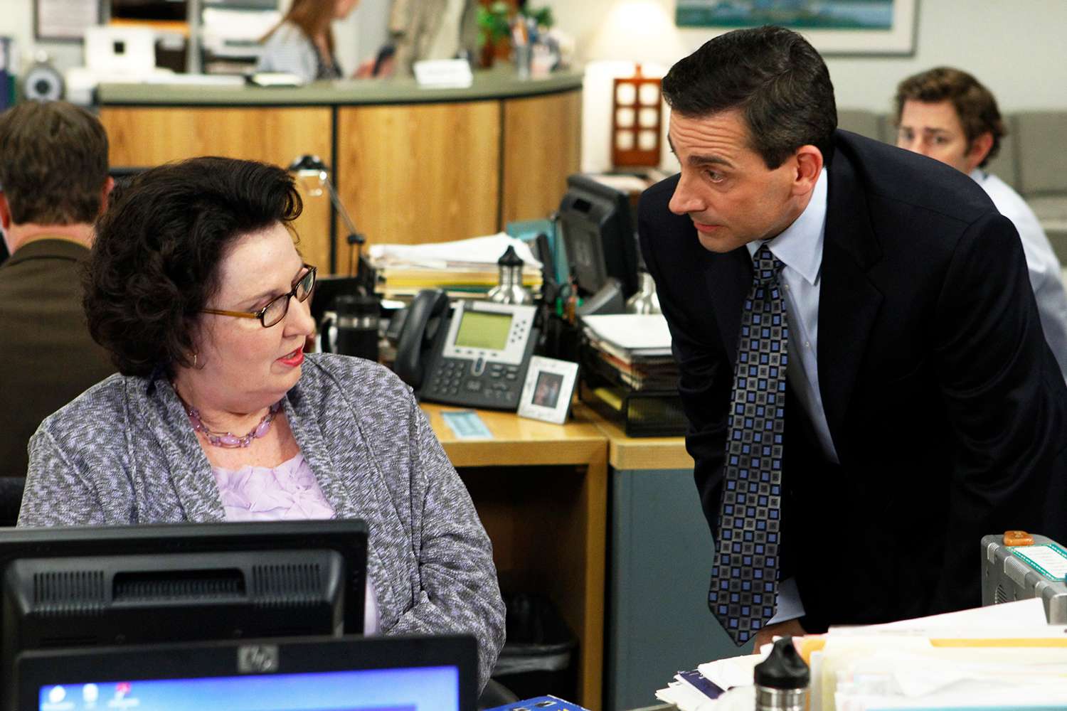 Phillis Smith as Phyllis Lapin and Steve Carell as Michael Scott in The Office