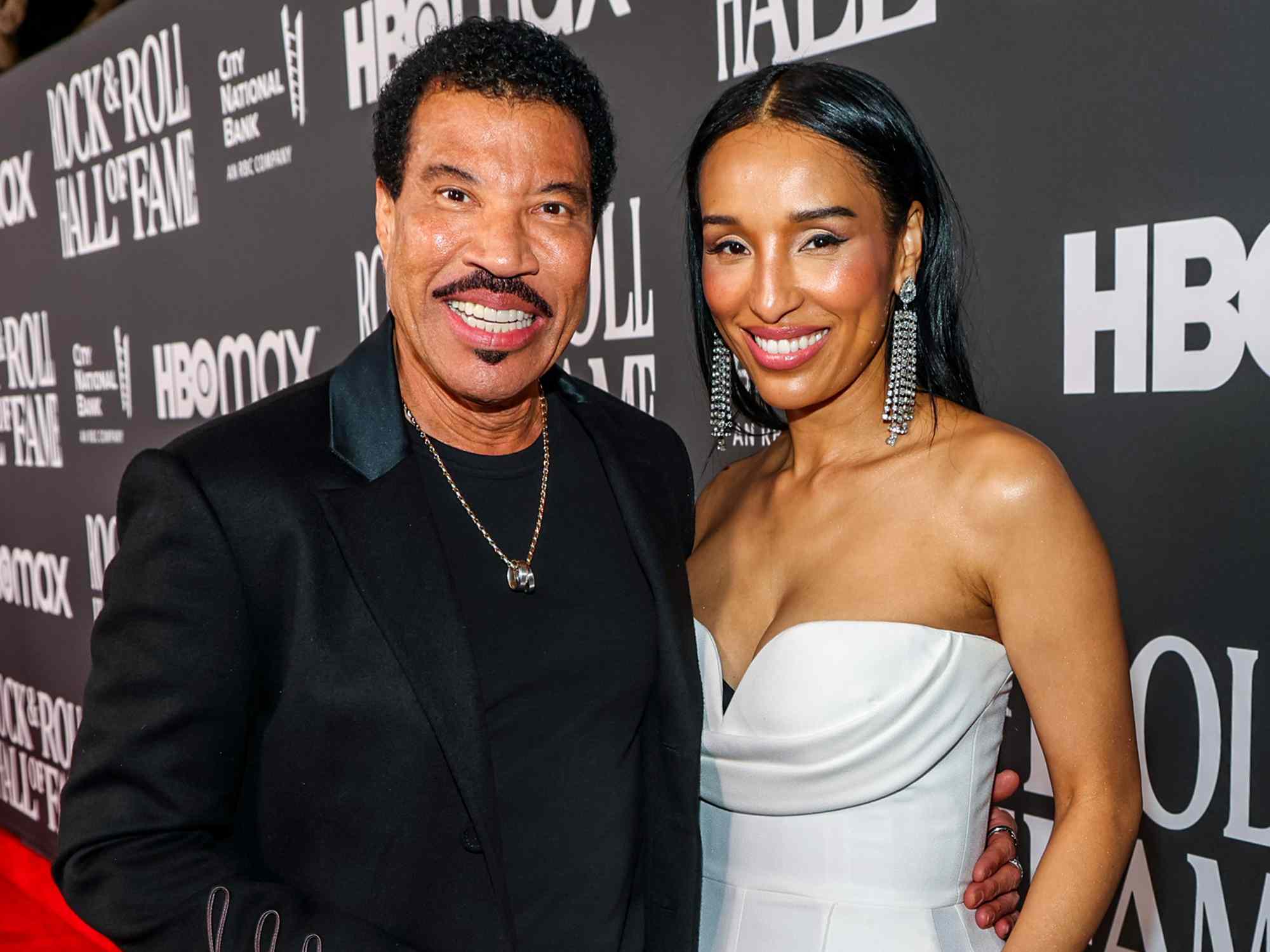 Lionel Richie and Lisa Parigi at the 2022 Rock & Roll Hall of Fame Induction Ceremony held at the Microsoft Theatre on November 5, 2022 in Los Angeles, California