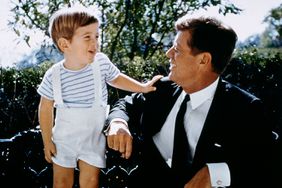  month before his assassination in Dallas, John F. Kennedy, who had started to prepare the 1964 presidential campaign, invited the photographer Stanley Tretick to the White House for a series of photographs with his son John Jr., 