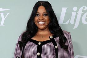 Sherri Shepherd fits in old jeans