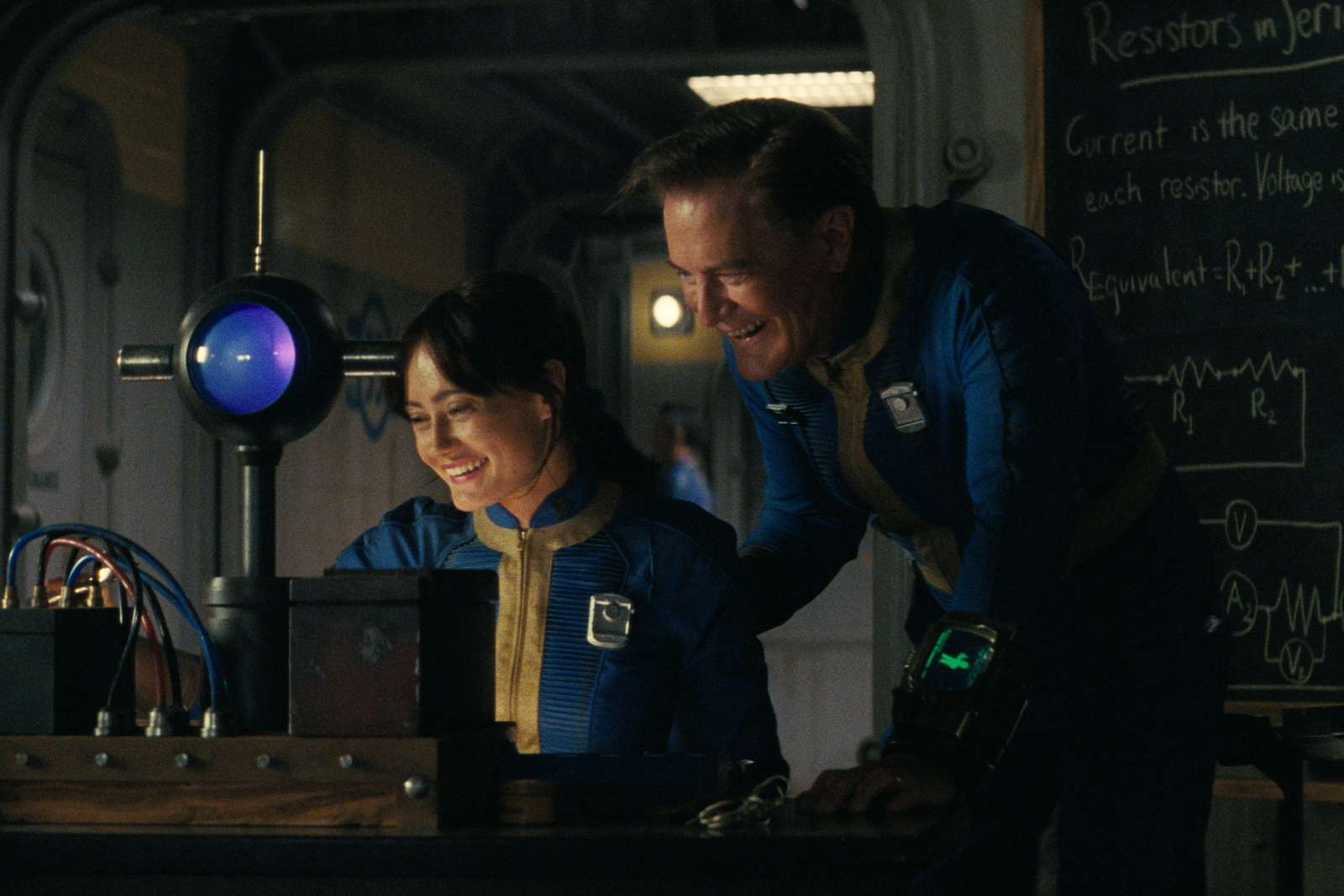 Fallout - Ella Purnell (Lucy) and Kyle MacLachlan (Overseer Hank) 