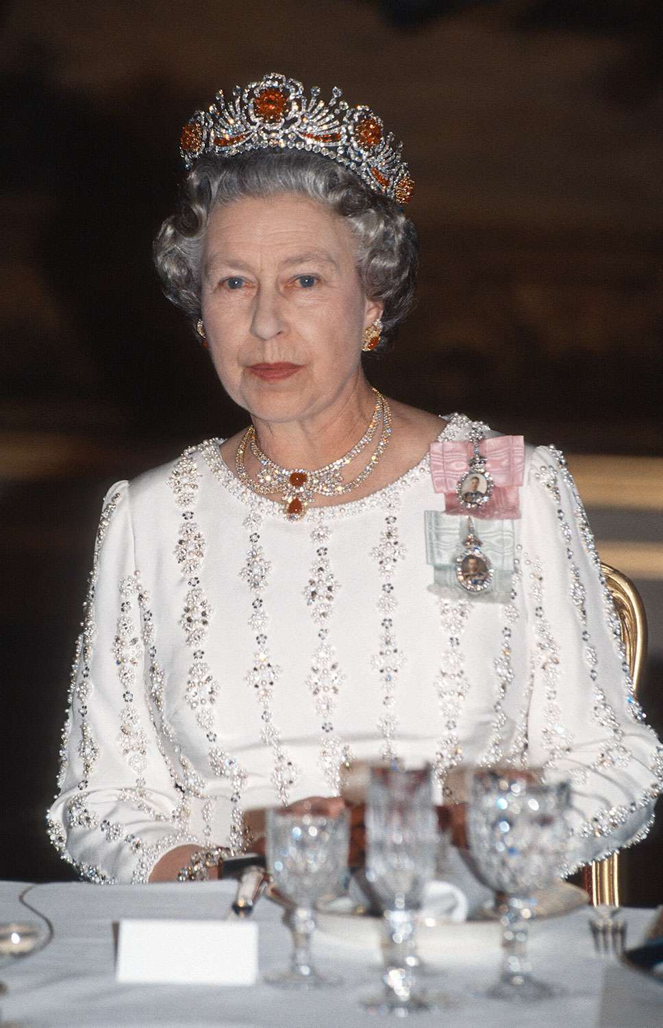 Queen Elizabeth II, wearing the Queen Burmese Ruby Tiara, attends a banquet on June 09, 1992 in Paris, France. 