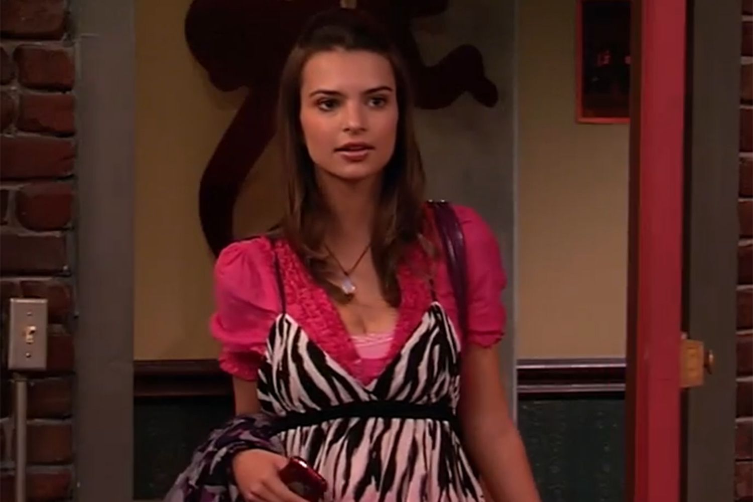 Emily Ratajkowski Guest Stars As Gibby's Girlfriend | Scene | iCarly