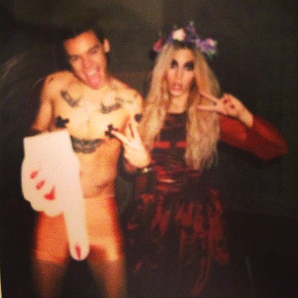 HARRY STYLES AS MILEY CYRUS