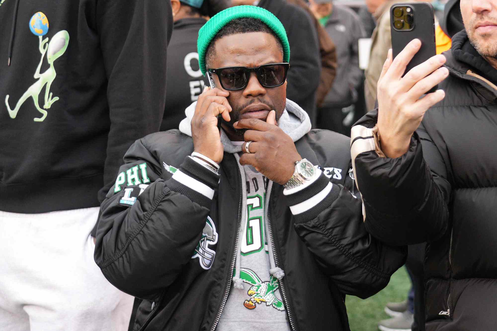 Comedian Kevin Hart on the sideline during the Championship game between the San Fransisco 49ers and the Philadelphia Eagles on January 29, 2023.