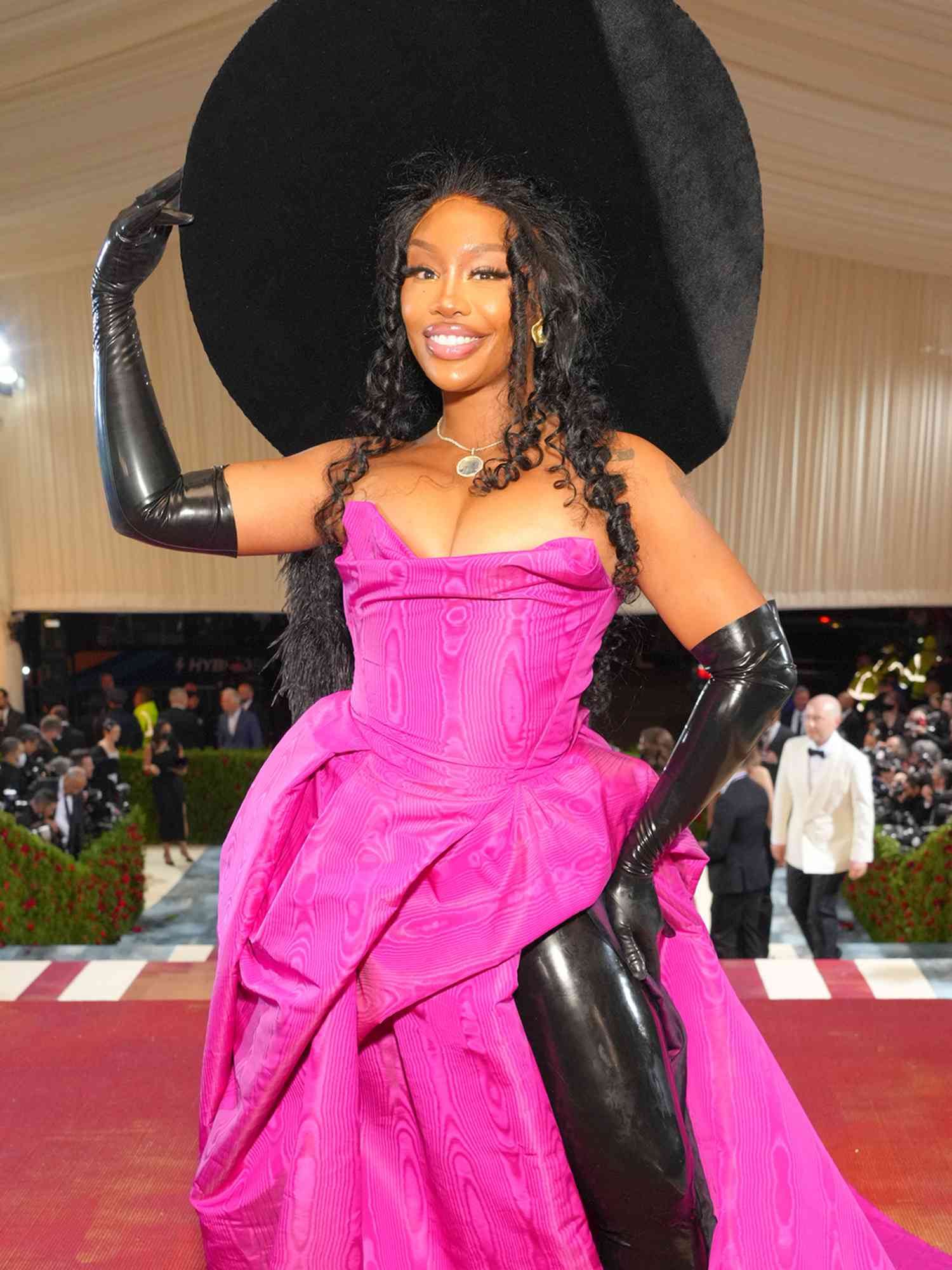 SZA arrives at The 2022 Met Gala Celebrating "In America: An Anthology of Fashion" on May 02, 2022 in New York City. 