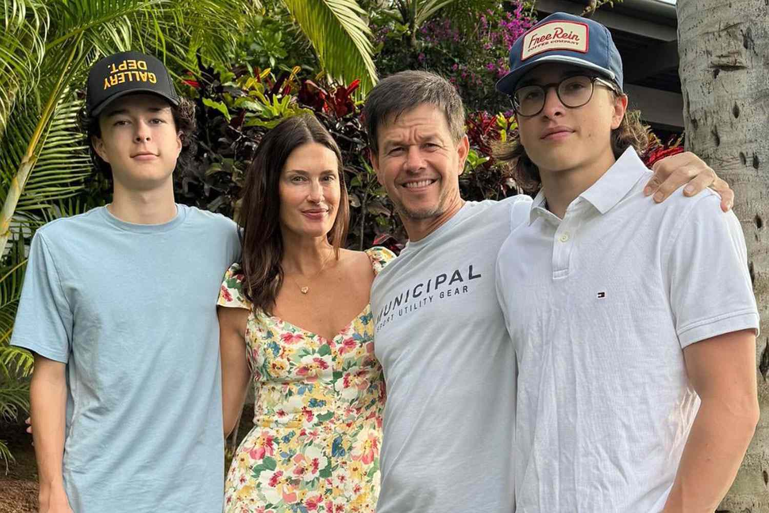 rhea wahlberg and family on vacation