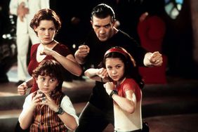 Carla Gugino, Daryl Sabara, Antonio Banderas, Alexa Vega Spy Kids 2001