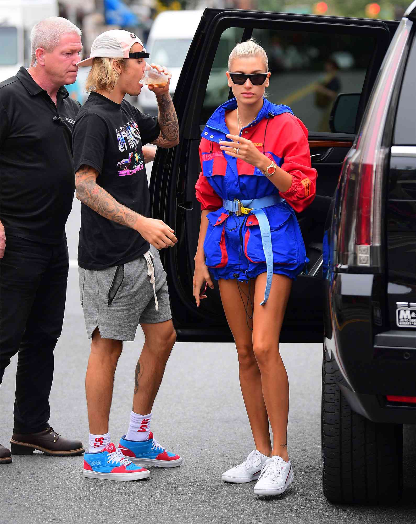 Justin Bieber And Hailey Baldwin Share A Kiss As They Grab Breakfast At A Famous Brooklyn Deli In Brooklyn