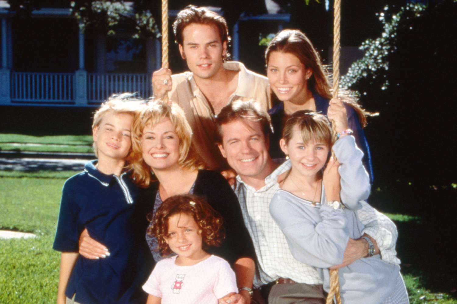 7TH HEAVEN (aka SEVENTH HEAVEN), top: Barry Watson, Jessica Biel; middle: David Gallagher, Catherine Hicks, Stephen Collins, Beverley Mitchell; bottom: Happy the dog, MacKenzie Rosman, (Season 1, 1997), 1996-2007