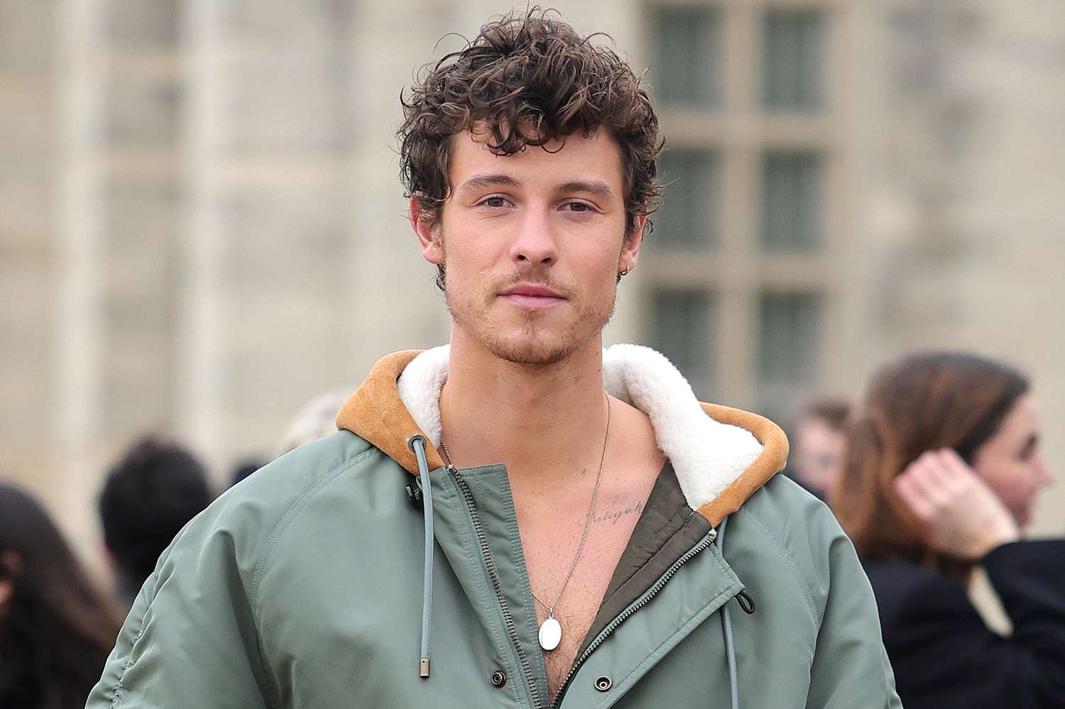 Shawn Mendes attends the Loewe Womenswear Fall/Winter 2024-2025 show as part of Paris Fashion Week on March 01, 2024 in Paris, France. 