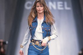 Claudia Schiffer walks the runway during the Chanel Ready to Wear show as part of Paris Fashion Week Fall/Winter 1993-1994 in March, 1993 in Paris, France.