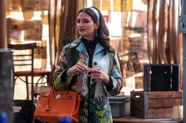 Jenny Slate stars in IT ENDS WITH US