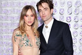 Suki Waterhouse and Robert Pattinson attend The 2023 Met Gala Celebrating "Karl Lagerfeld: A Line Of Beauty" on May 01, 2023 in New York City. 