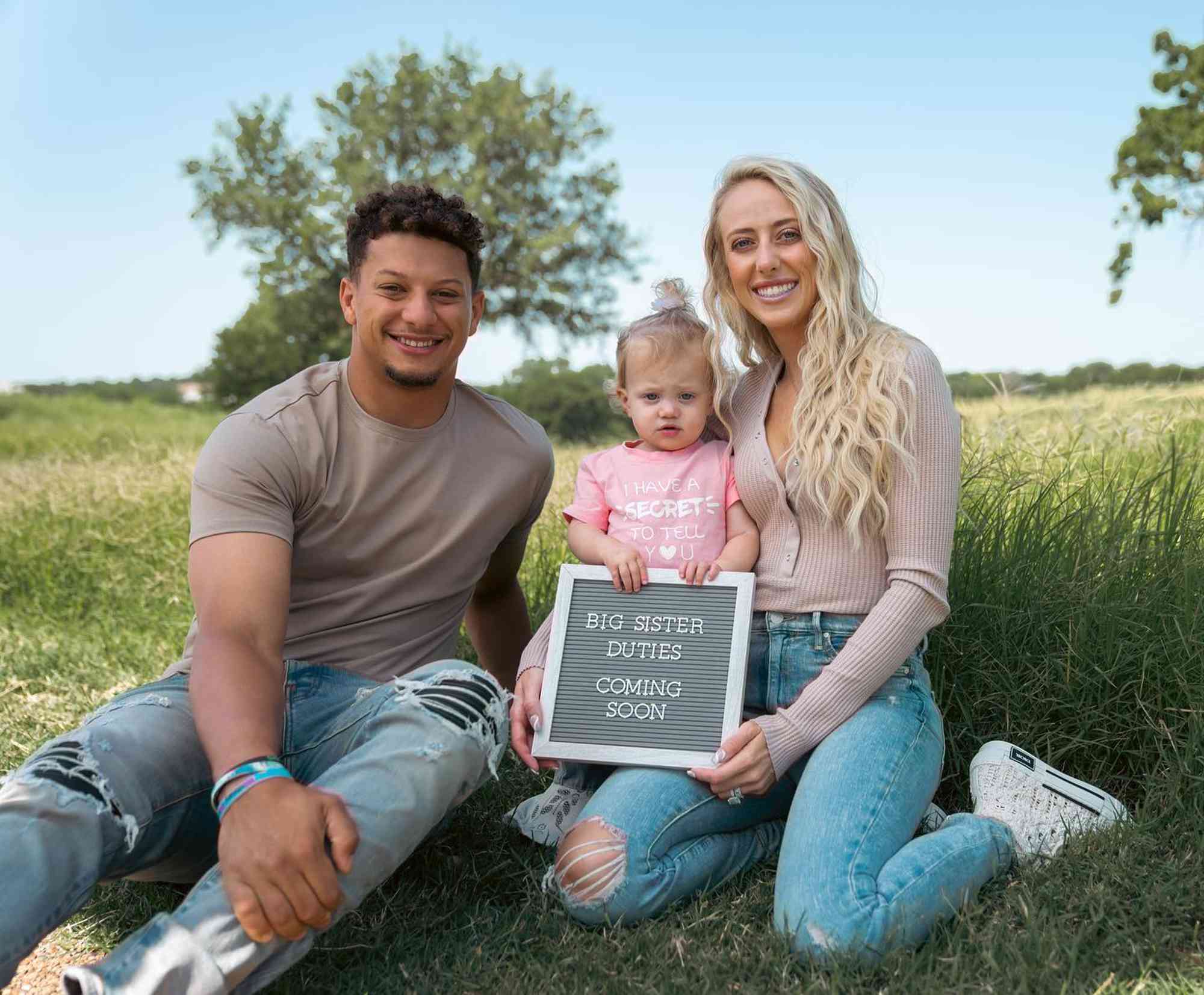 Patrick Mahomes and Brittany Matthews pregnancy annoucment 2