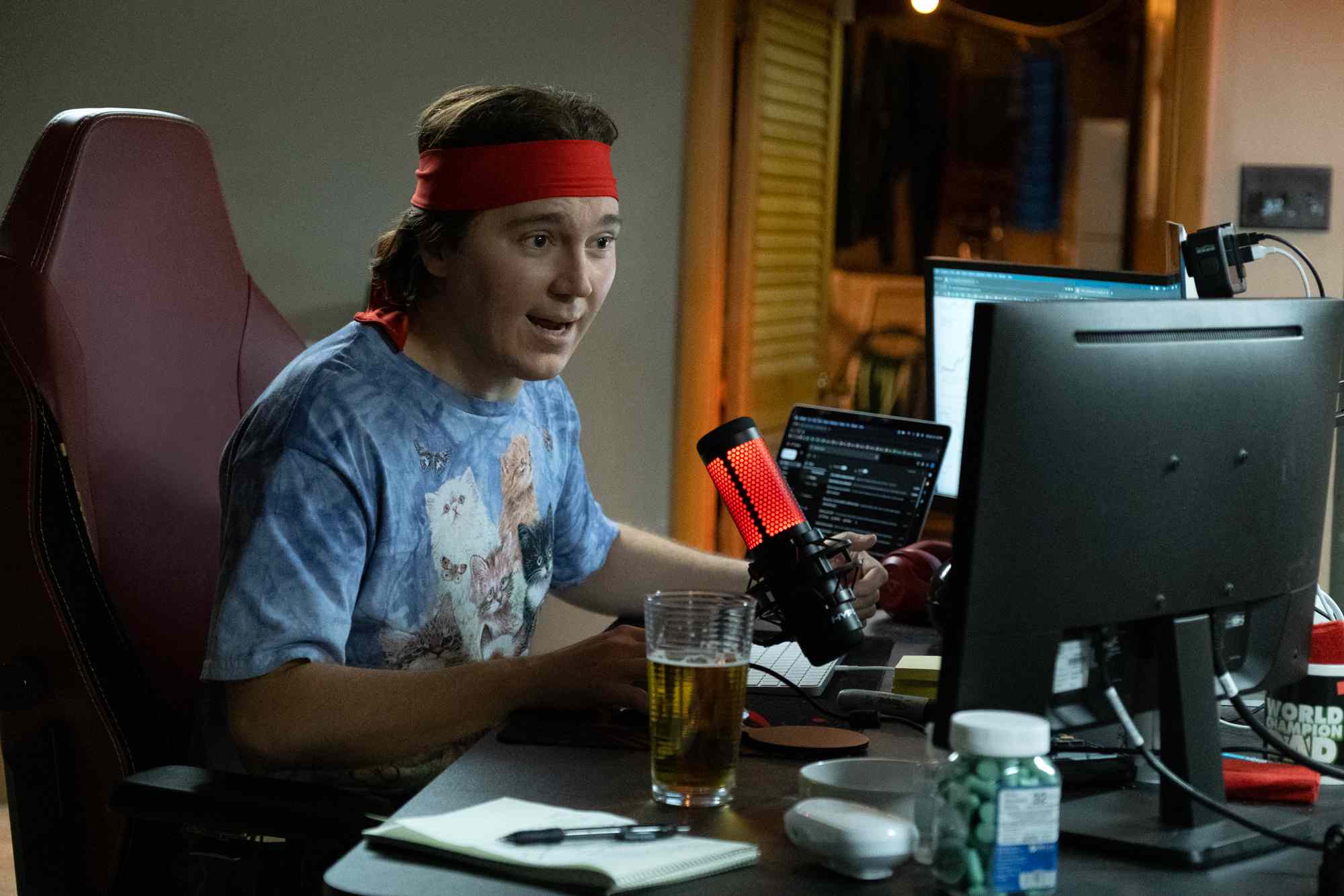 Paul Dano stars as Keith Gill in DUMB MONEY.