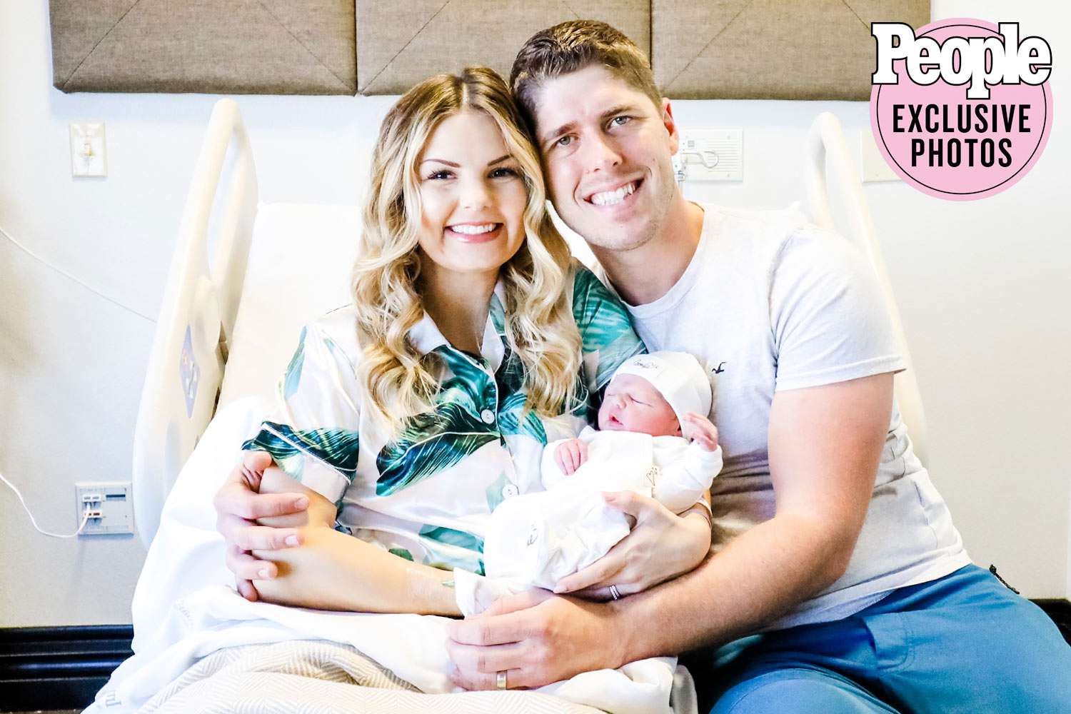 Alyssa bates welcomes baby